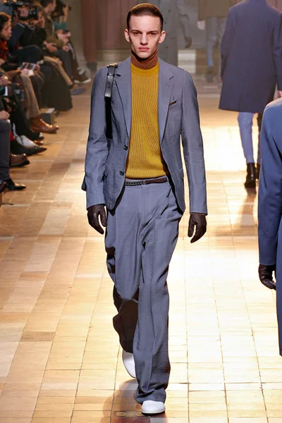 Look 34